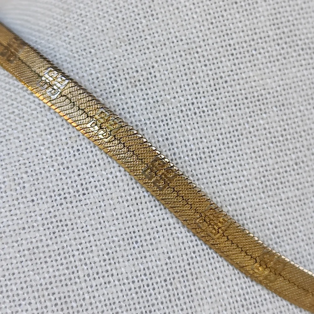 Vintage Givenchy Gold Herringbone Chain Necklace - Picture 7 of 7